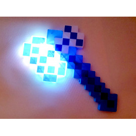 Svítící diamantová sekera se zvuky Minecraft 35cm Svítící diamantová sekera se zvuky Minecraft 35cm