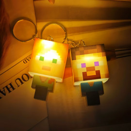 Dětská svítící klíčenka Minecraft Steve s kroužkem